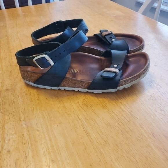Birkenstock Shoes - Birkenstock Dehli Black Oiled Leather Sandals sz 36